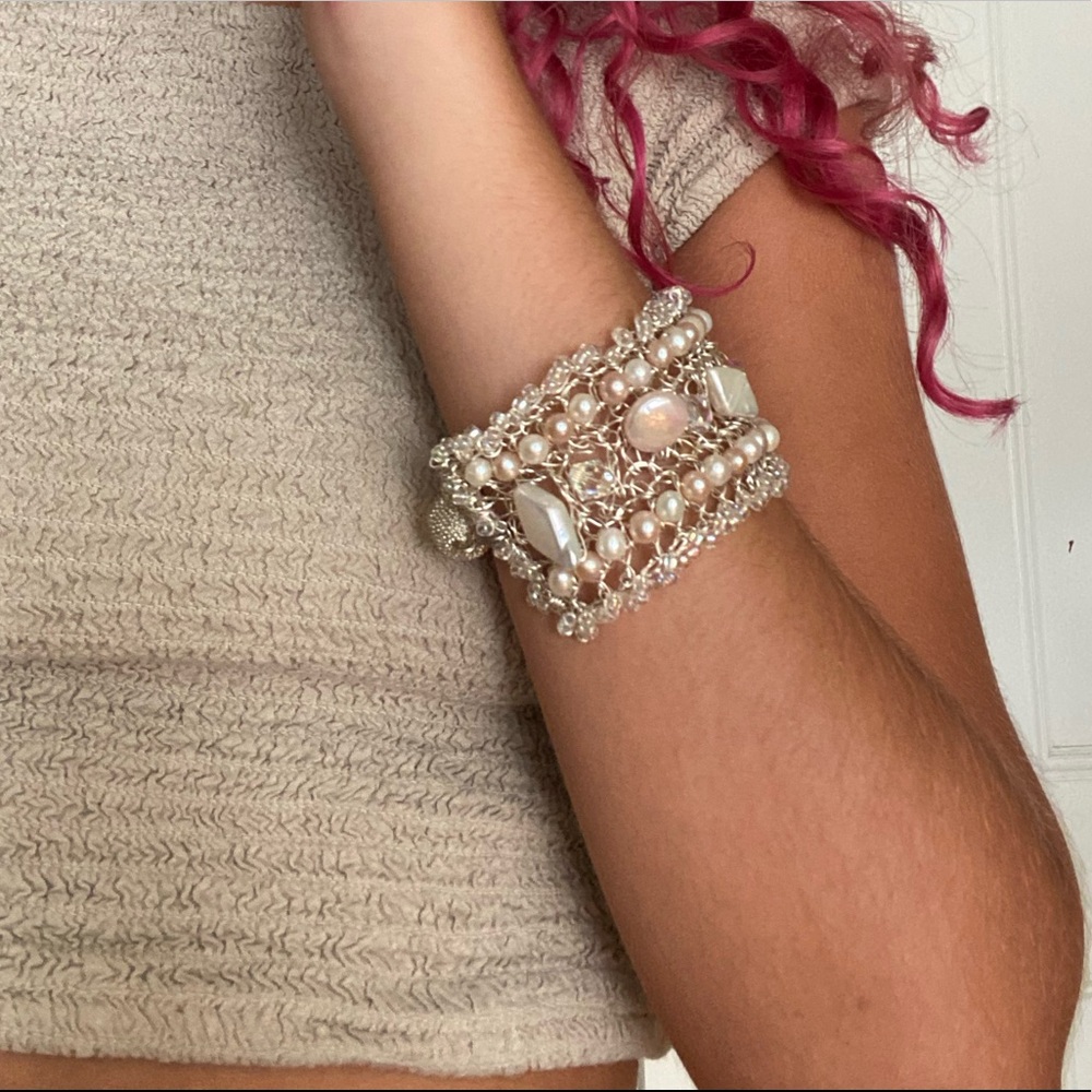 handmade pearl bracelet with magnetic clasp